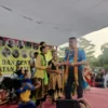 MERIAH: Bos Persib H. Umuh Muchtar saat menghadiri acara Pagelaran Seni dan Budaya Kecamatan Paseh, baru-baru