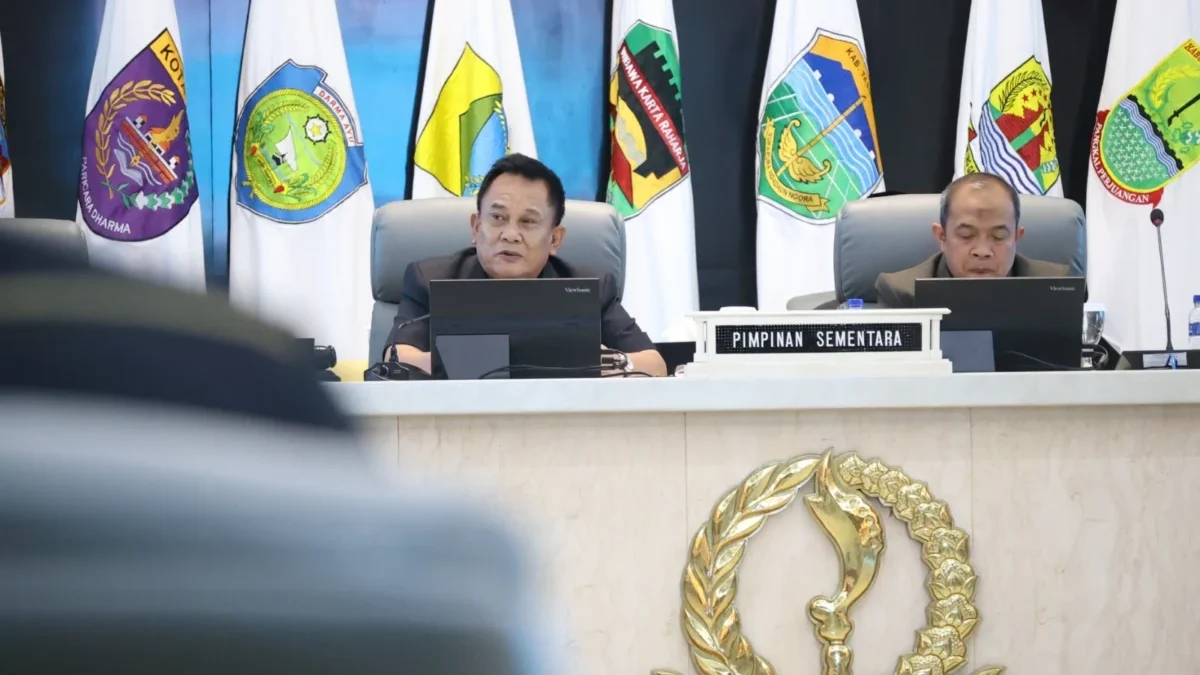 DPRD Provinsi Jawa Barat Gelar Rapat Paripurna Pengumuman Pembentukan Fraksi-Fraksi Masa Jabatan 2024-2029 PIMPIN: Ketua Sementara DPRD Provinsi Jawa Barat Taufik Hidayat saat pimpin Rapat Paripurna DPRD Jawa Barat de