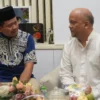 TURUT MENDOAKAN: Putra mendiang Presiden ke-3 RI BJ Habibie, Ilham Akbar Habibie menghadiri tahlilan mempering