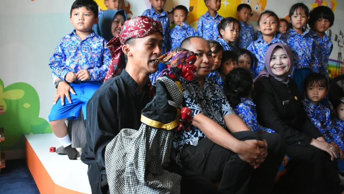 Sekda Apresiasi Peningkatan Literasi melalui Seni Wayang