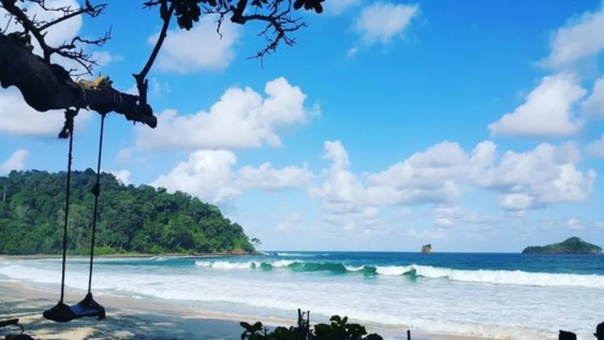 Minggu Telah Tiba! Cocok Banget Buat Jalan-jalan ke Pantai Nih! Berikut Rekomendasi Pantai Cantik Di Malang!