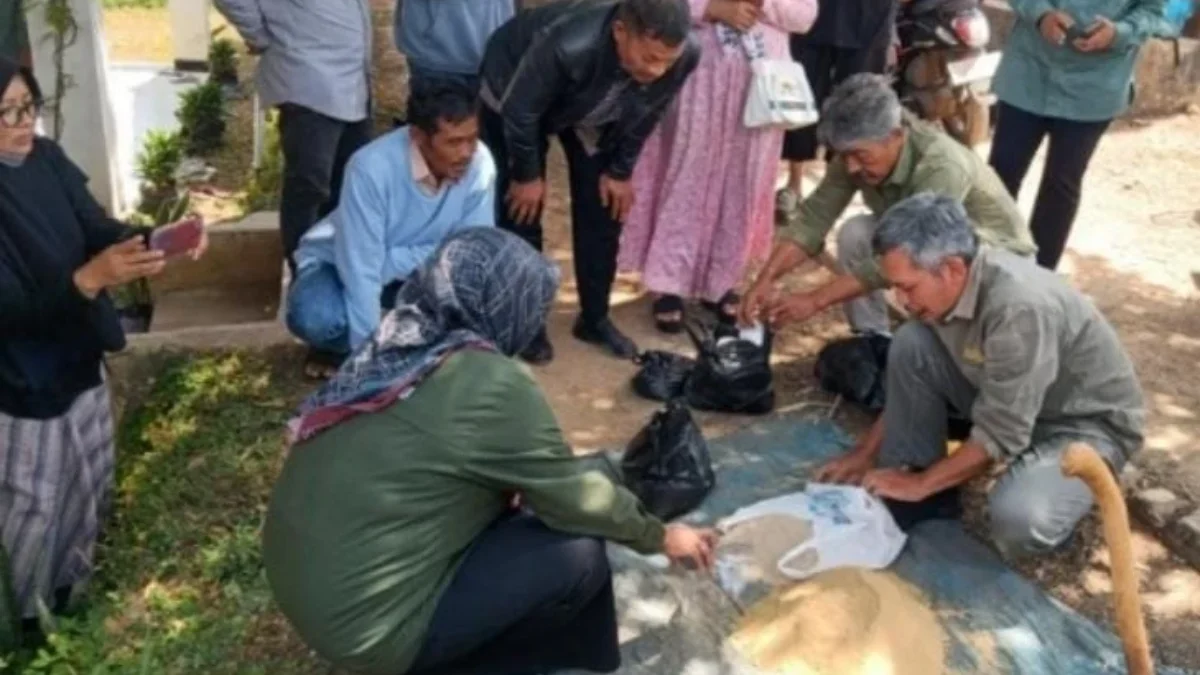 CARI SOLUSI: Sejumlah petani saat mengikuti pelatihan wawasan tentang manfaat pupuk organik dan hayati di Keca