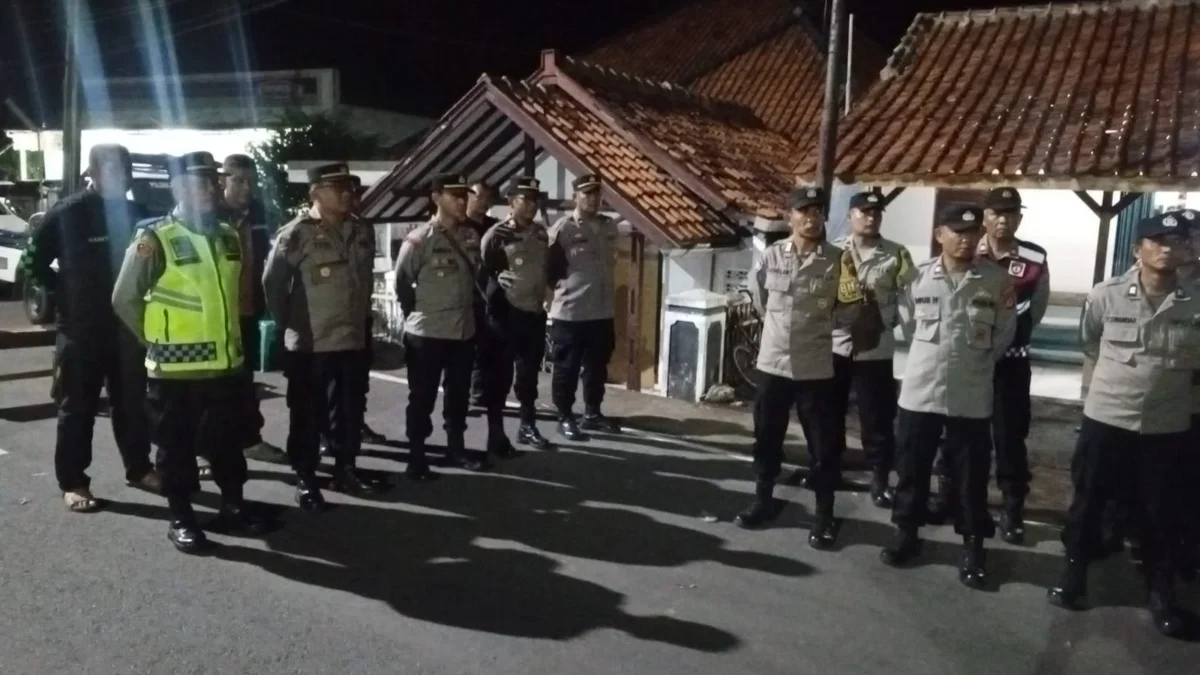 AMANKAN: Kapolres Sumedang AKBP Joko Dwi Harsono bersama Wakapolres Sumedang Kompol Meilawaty serta para PJU (