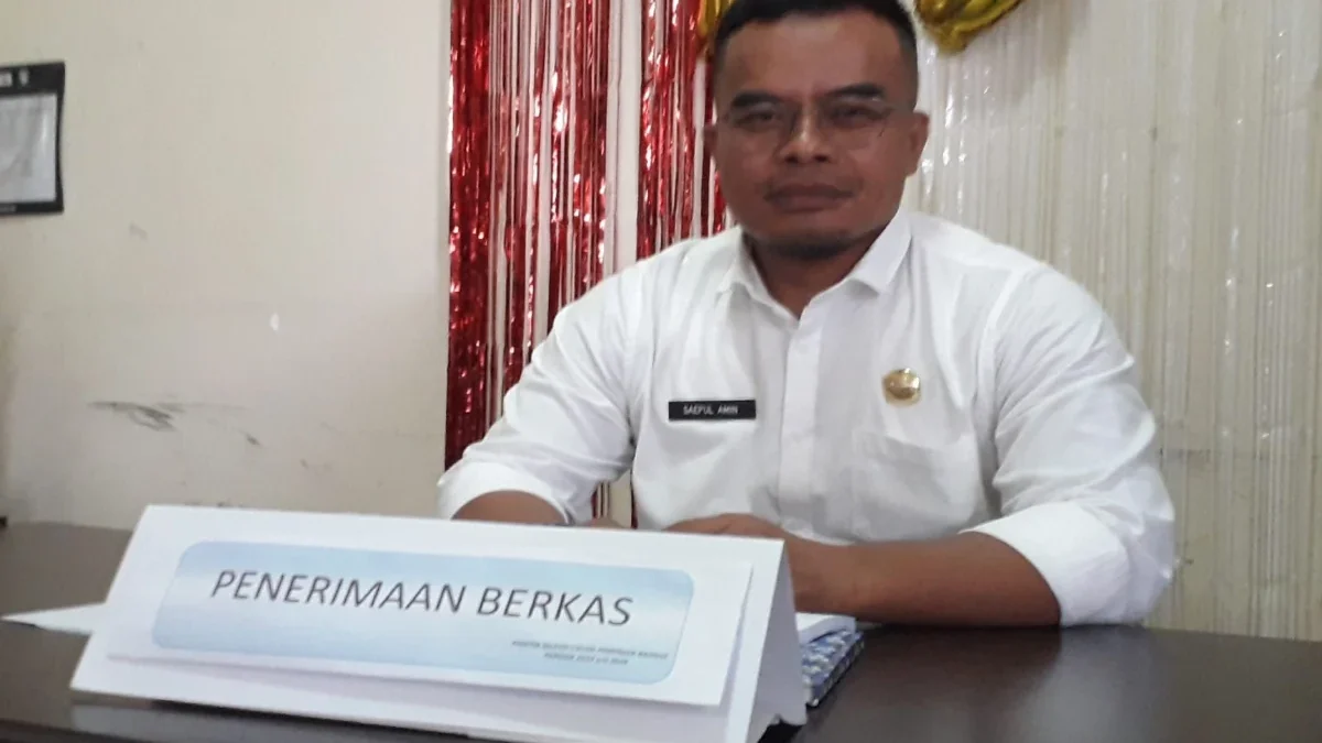 DITUTUP: Kepala Bagian Kesra Setda Sumedang Saeful Amin.