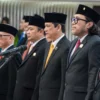 DISUMPAH: Wakil Ketua DPRD Provinsi Jawa Barat, Ono Surono saat Rapat Paripurna Peresmian Pengangkatan Sumpah/