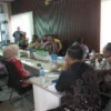 TINGKATKAN: Pj Bupati Sumedang Yudia Ramli saat monitoring dan pembinaan SAKIP di lingkungan Kesbangpol, baru-