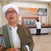 Pimpinan Pondok Pesantren Asy-Syifaa Wal Mahmudiyyah, Abuya KH. Muhyiddin Abdul Qadir Al-Manafi, MA