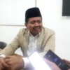 OPTIMIS: Calon Bupati Sumedang Dony Ahmad Munir saat berbincang dengan wartawan, baru-baru ini.