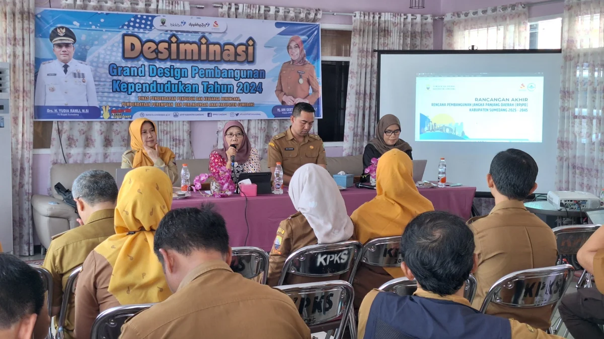 TINGKATKAN: Sejumlah pejabat saat kegiatan Diseminasi GDPK Tahun 2024 di, Kecamatan Sumedang Utara, Selasa (29