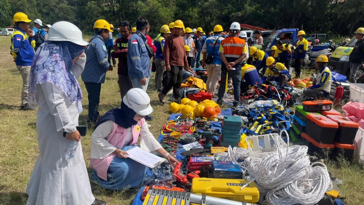 Wujudkan Kinerja Ekselen, PLN UP3 Sumedang Gelar Pasukan dan Peralatan Untuk Memastikan Kesiapan Mitra Dalam B