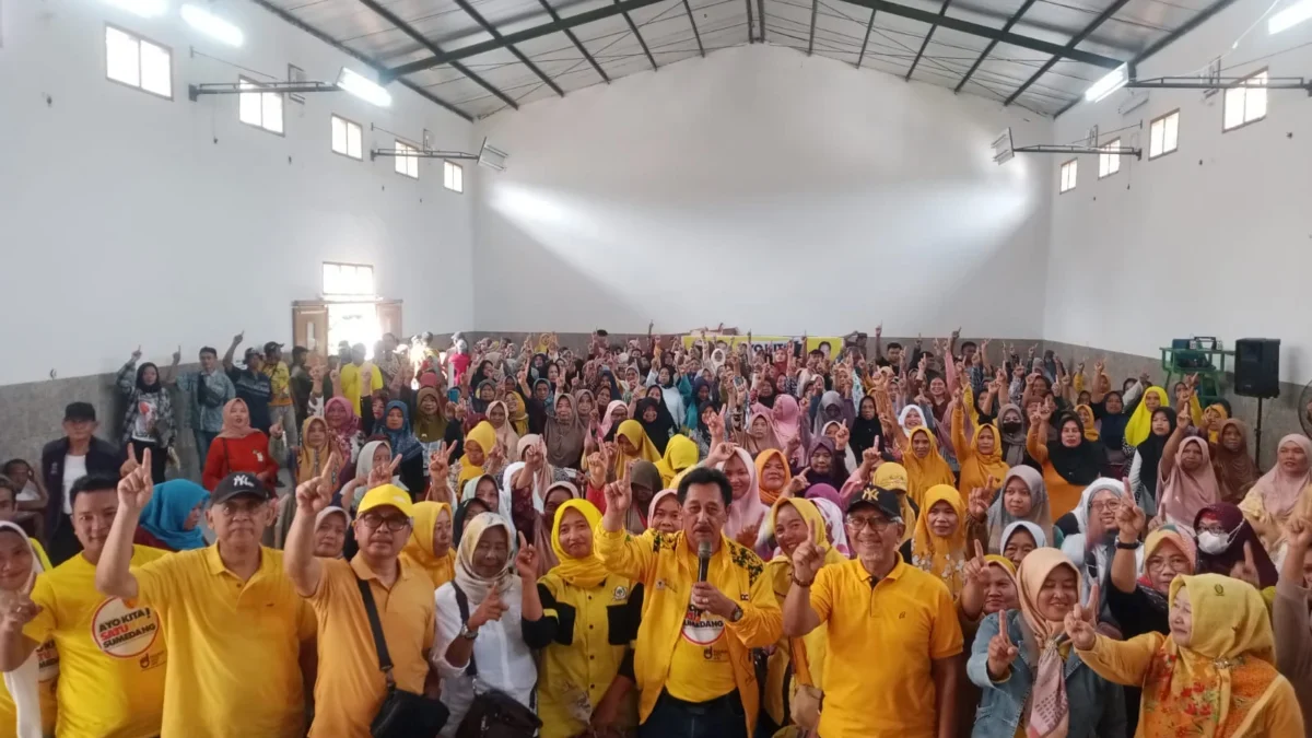 HUT Golkar ke-60: Sapa Warga di Darmaraja, Optimisme Pemenangan Bunda Eni Menguat