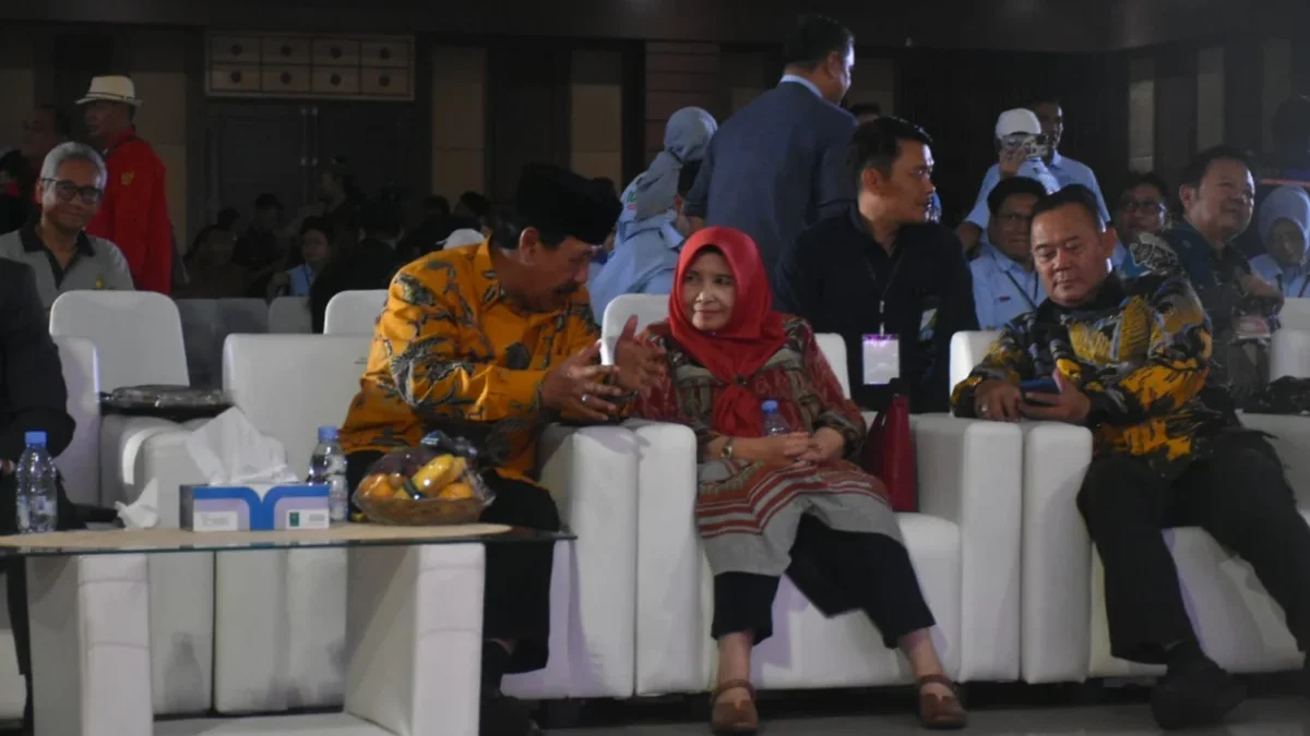 OPTIMIS: Sekda Tuti Ruswati saat dalam acara Debat Publik calon bupati dan wakil bupati, di Plaza Asia Sumedan