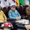 KOLABORASI: Ketua DPRD Provinsi Jawa Barat Buky Wibawa di Kota Bandung. Senin, (4/11).