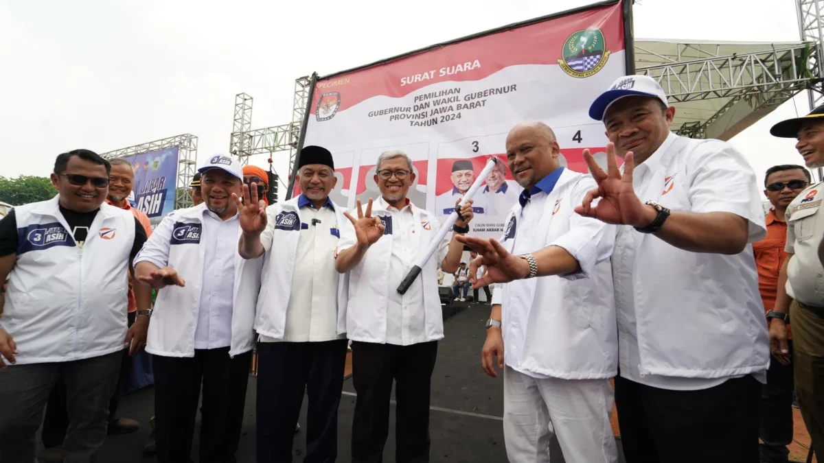 Gestur Pesawat Terbang Pasangan ASIH di Debat Pilgub Jabar Sukses Curi Perhatian