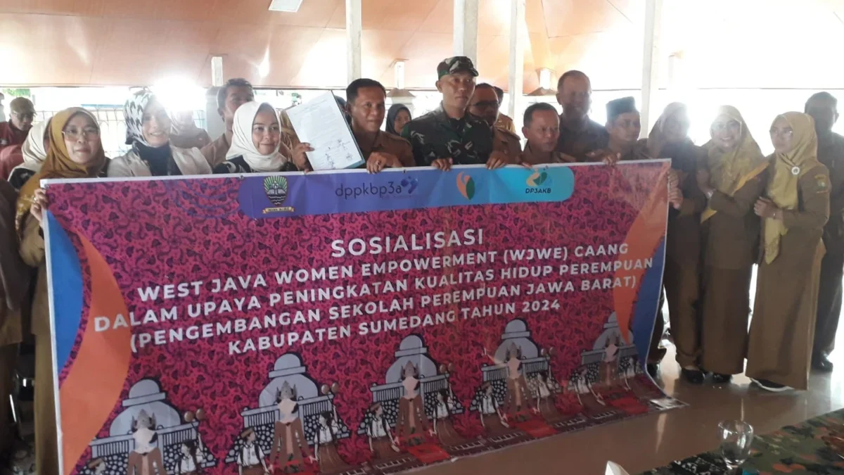 Wirausaha, Perempuan di Sumedang Dapat Bantuan Modal DORONG: Sejumlah peserta saat mengikuti program West Java Woman Empowerment (WJWE) Caang di Sumedang, baru-bar
