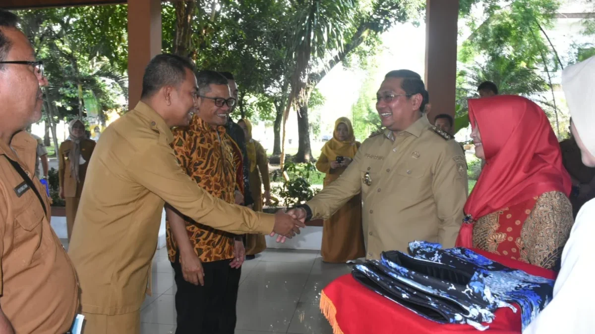 MENINGKAT: Pj Bupati Sumedang Yudia Ramli saat menerima visitasi tim juri IGA Tahun 2024 di Command Center Set