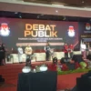 ADU ARGUMEN: Keempat calon Bupati dan Wakil Bupati Sumedang saat mengikuti debat Pilkada 2024 kedua di Asia Pl