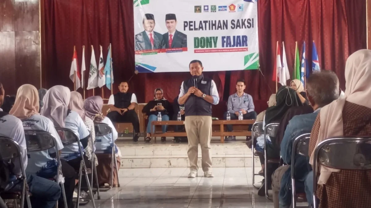 OPTIMIS: Calon Bupati Sumedang nomor urut 2 Dony Ahmad Munir saat kegiatan pelatihan saksi di KGS, Kamis (14/1