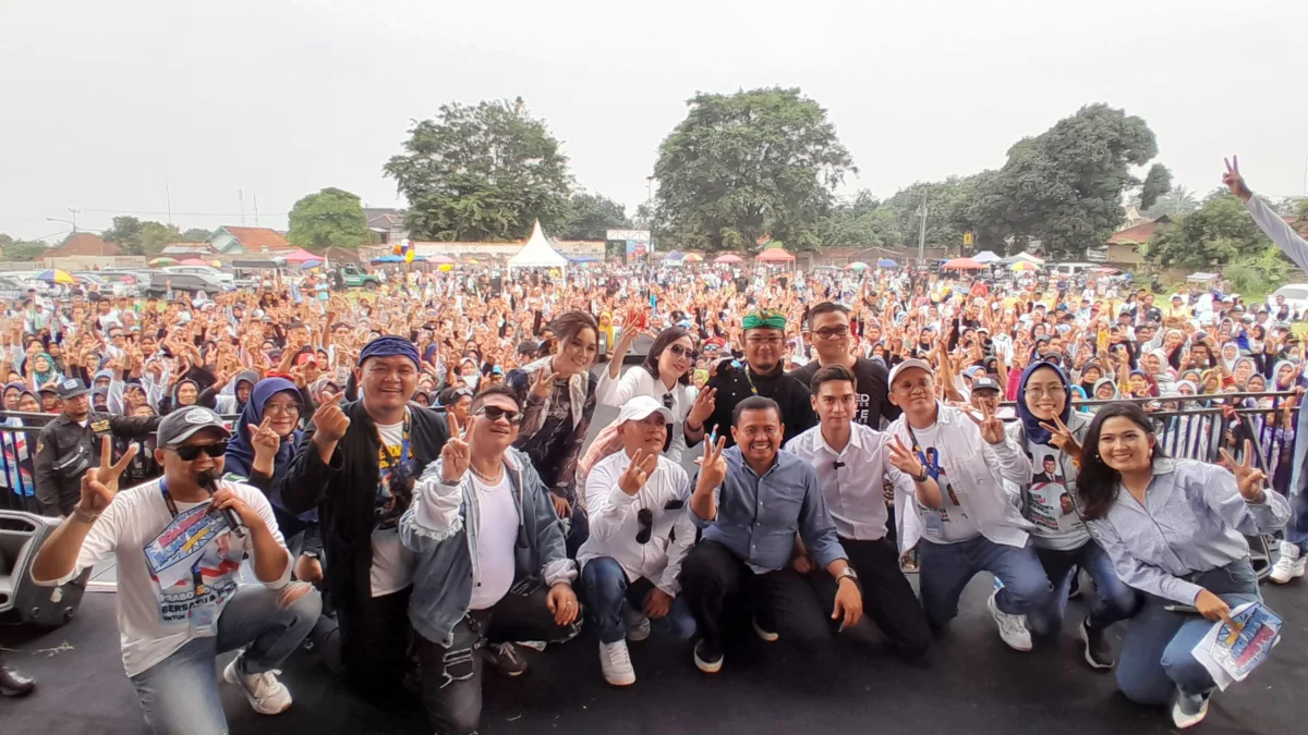 Hadiri Road Show Hajat Rakyat, Dony-Fajar Terharu Melihat Lautan Manusia Menyambutnya