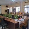 DORONG: Pj Bupati Yudia Ramli saat melakukan monitoring kinerja di lingkup DLHK Kabupaten Sumedang, baru-baru