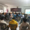 PERSIAPAN: Sejumlah anggota KPPS Desa Tegalmanggung saat mengikuti kegiatan Bimbingan Teknis (Bimtek) Pilkada,