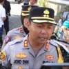 TERIMA: Kapolres Sumedang, AKBP Joko Dwi Harsono, saat berbincang dengan wartawan, baru-baru ini.