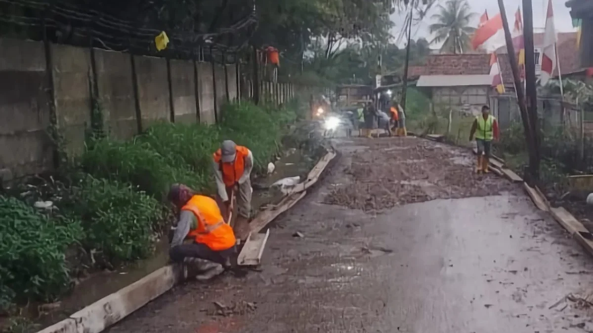 Kerja Sama Dua Kabupaten Hasilkan Perbaikan Jalan di Perbatasan Sumedang-Bandung