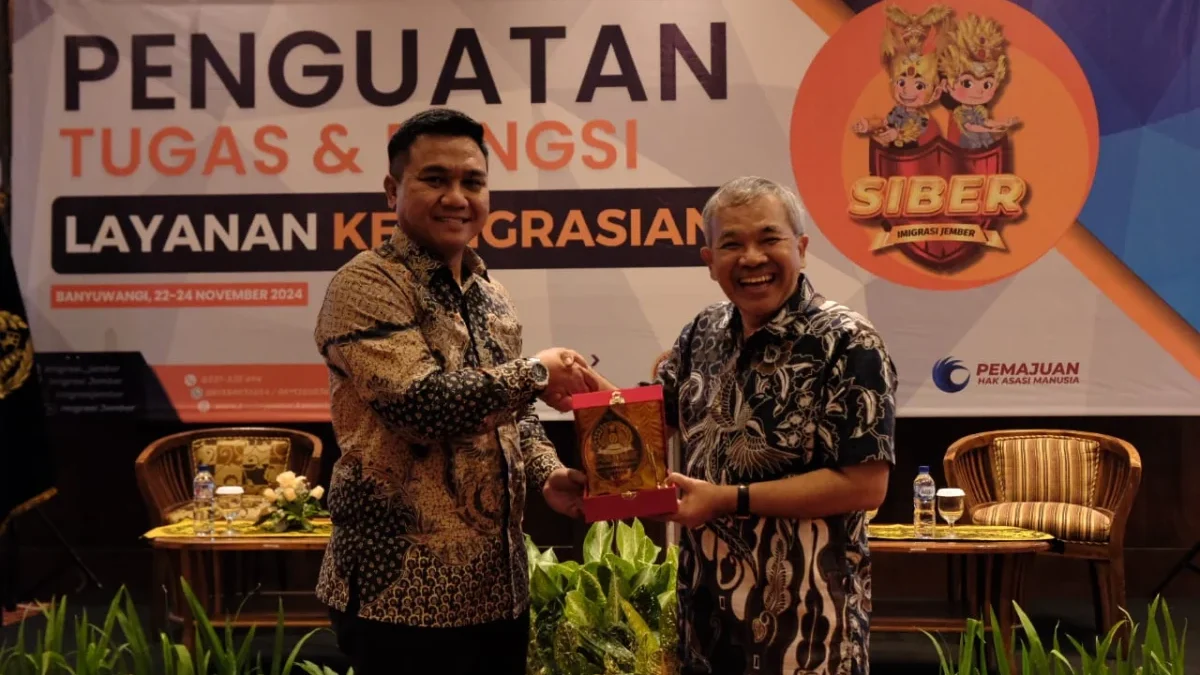 Motivator Nasional Dr Aqua Dwipayana Sampaikan Pesan yang Menginspirasi Pegawai Kantor Imigrasi Jember