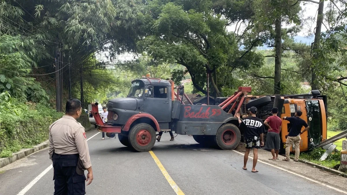 Kronologi Truk Alami Kecelakaan di Kecamatan Pamulihan, Satu Orang Alami Luka