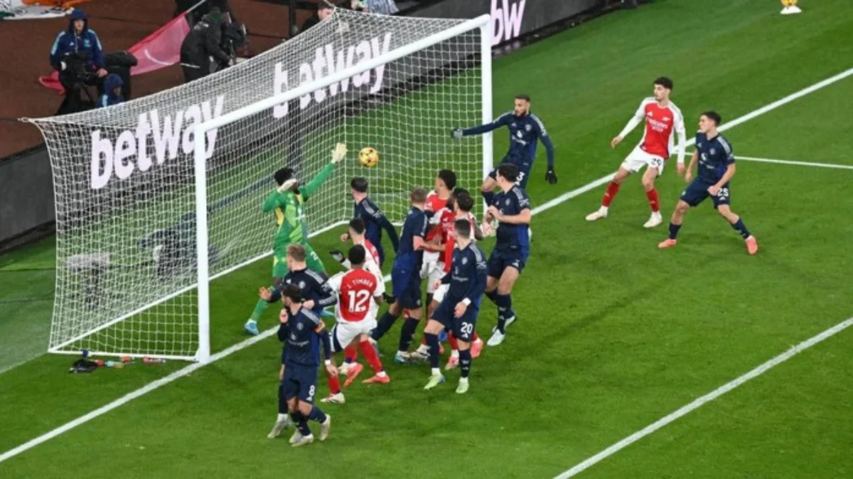 Arsenal Bungkam Manchester United 2-0: Dua Gol Sepak Pojok Berbuah Kemengan Bagi The Gunners