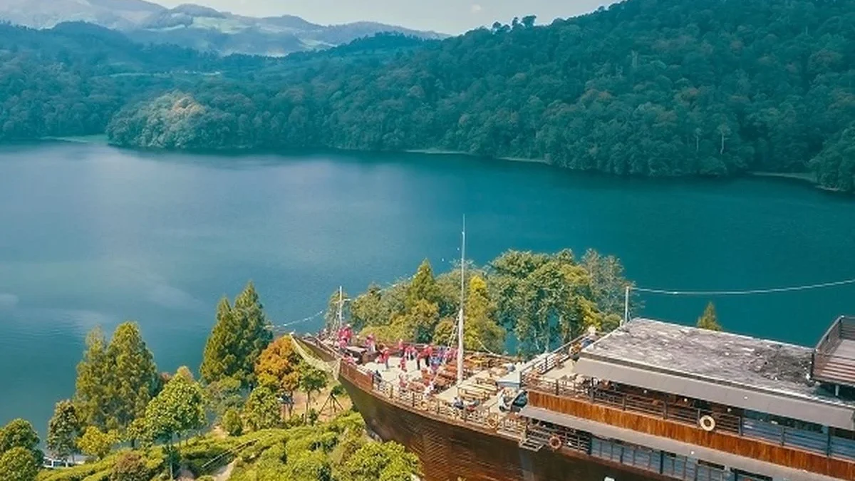 Tempat Wisata di Bandung ini Cocok Buat Staycation Bareng Pacar di Momen Natal dan Tahun Baru Tempat Wisata di Bandung ini Cocok Buat Staycation Bareng Pacar di Momen Natal dan Tahun Baru
