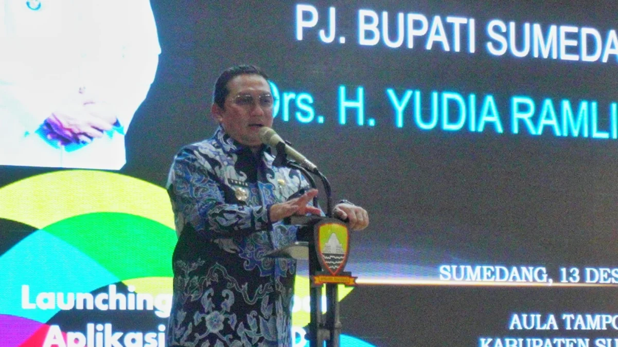 LUNCURKAN: Pj Bupati Sumedang Yudia Ramli saat launching Aplikasi Srikandi di Aula Tampomas PPS, baru-baru ini