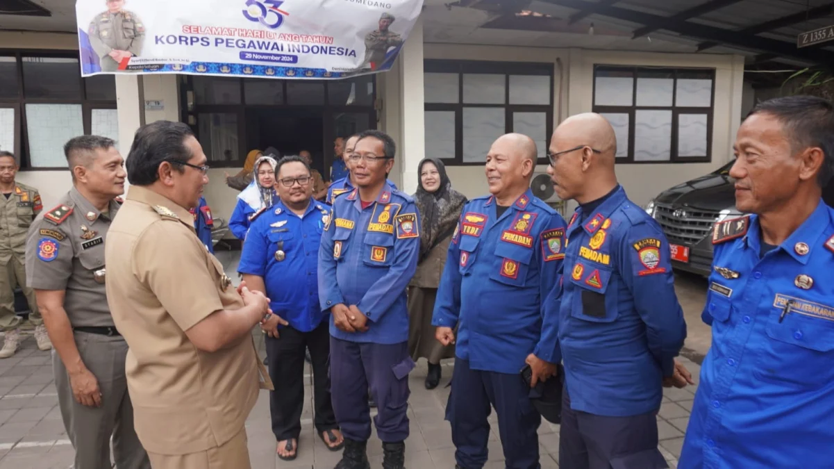 EFISIEN: Pj Bupati Sumedang Yudia Ramli saat melaksanakan Pembinaan SAKIP di Kantor Satpol PP, baru-baru ini.