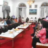 PERSIAPKAN: Forkopimda Sumedang saat menggelar Rapat Koordinasi (Rakor) menjelang Natal dan tahun baru di ruan