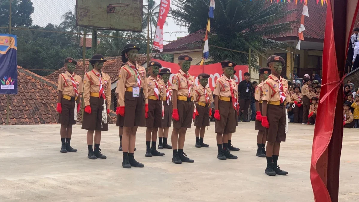 KOMPETISI: Sejumlah siswa saat mengikuti lomba Susur Desa dan LJKI di SMPN 7 Sumedang, baru-baru ini.