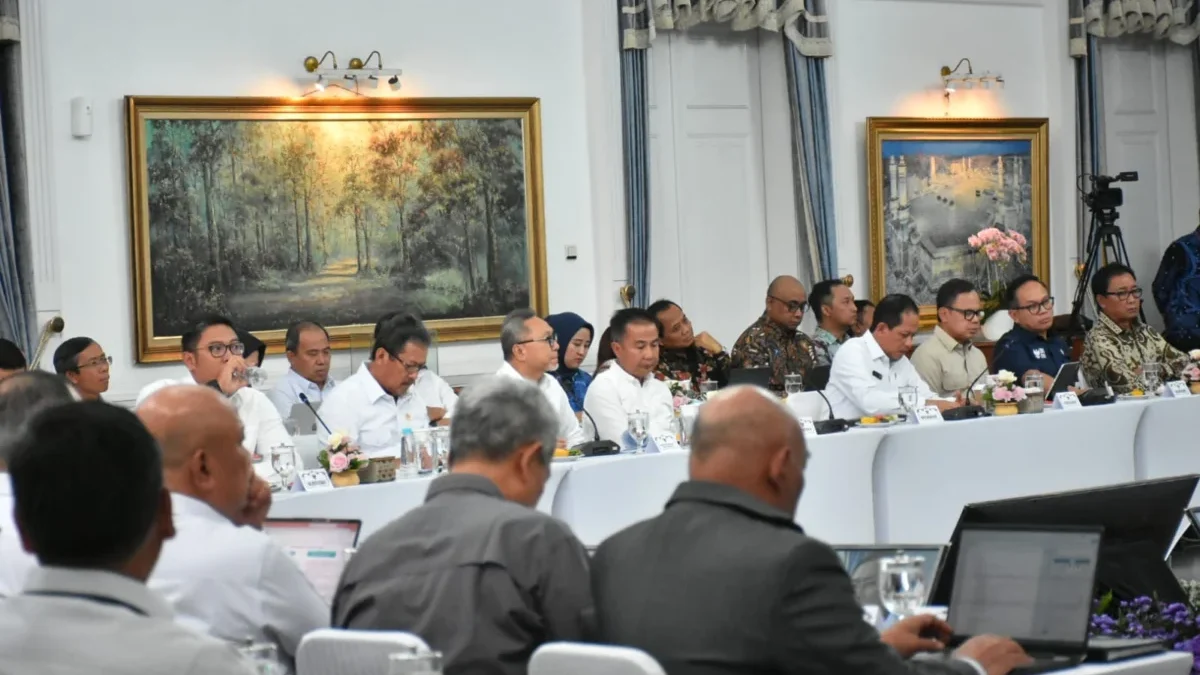 KOLABORASI: Sejumah pejabat saat Rapat Koordinasi Sinergi Pusat dan Daerah dalam rangka Swasembada Pangan Nasi