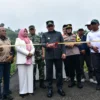 PEMBANGUNAN: Pj Bupati Sumedang, Yudia Ramli, meresmikan saat meresmikan ruas Jalan Cisoka-Cibubut, baru-baru