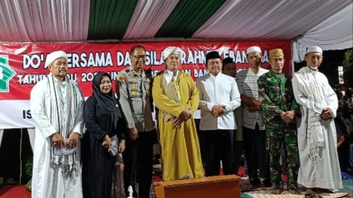 EVALUASI: Abuya Muhyiddin Abdul Qadir Al Manafi, saat acara Doa Bersama dan Silaturahmi Kebangsaan di Masjid A