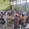 PERSIAPKAN: Pj Bupati Sumedang Yudia Ramli mendampingi Sekda Provinsi Jawa Barat Herman Suryatman meninjau Des