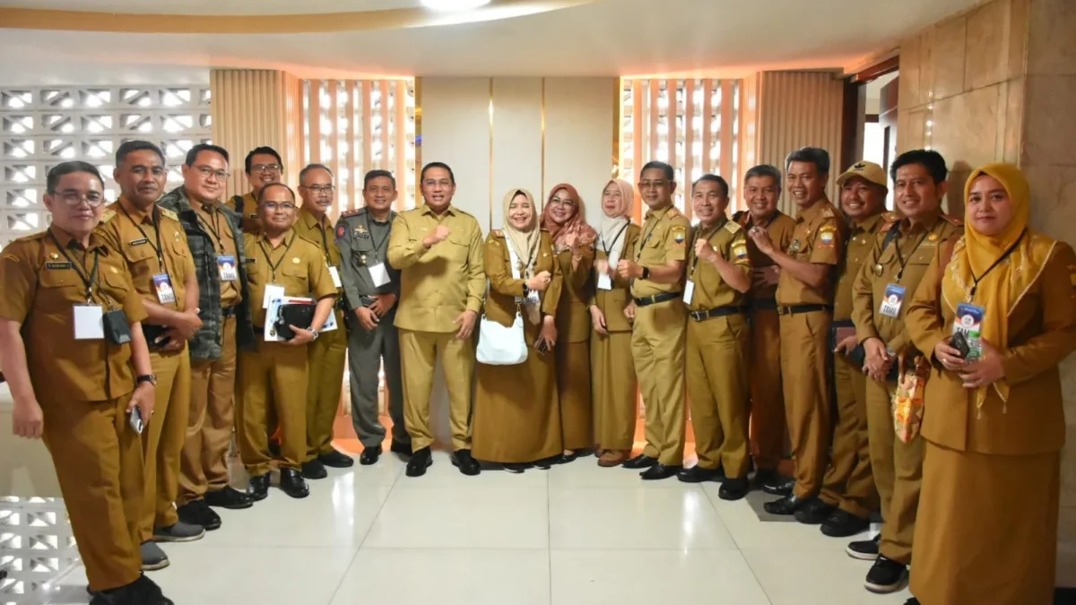 BERSAMA: Pj Bupati Sumedang, Yudia Ramli, saat menghadiri Evaluasi Kinerja Triwulan III di Itjen Kemendagri, J