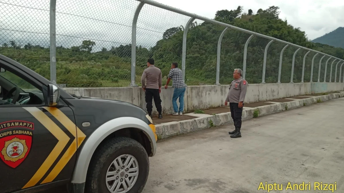 PENGAMANAN: Anggota Polsek Conggeang, saat KRYD di sekitar overpass Tol Cisumdawu Kecamatan Conggeang, baru-ba