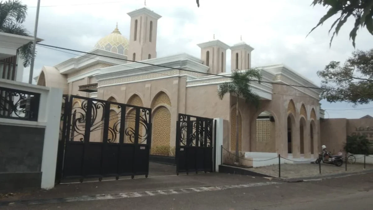 Masjid Cahyani Sumedang: Tempat Ibadah yang Nyaman dan Mewah