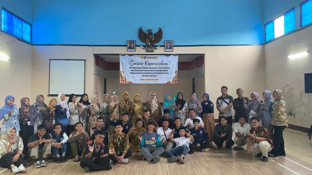 KKNT UNSAP Gelar Seminar Kewirausahaan dan Pengembangan Budidaya Maggot di Desa Cisalak