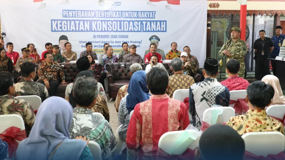 Serahkan 965 Sertifikat Konsolidasi Tanah di Jawa Tengah, Menteri Nusron: Tanah Harus Punya Fungsi Sosial