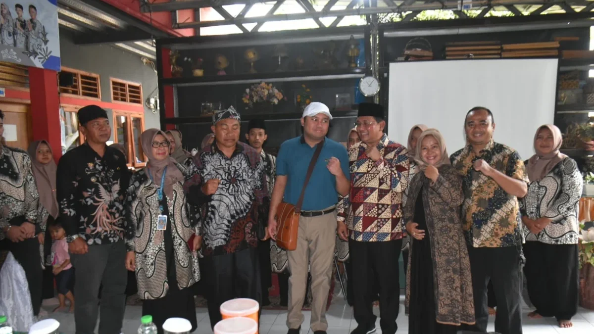 Anak Disabilitas di Sumedang Harus Dapat Pendidikan Berkualitas BERKOMITMEN: Pj Bupati Sumedang Yudia Ramli saat menghadiri peresmikan Gedung Yayasan Bina Bhakti Mandiri di D