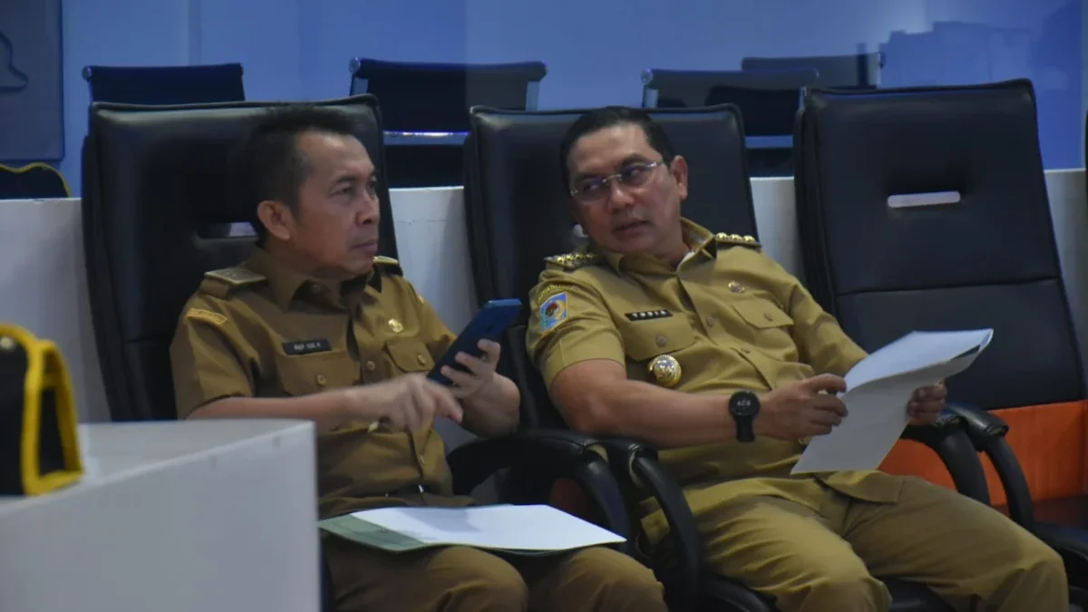 DISKUSI: PJ Bupati Sumedang Yudia Ramli mengikuti Rakor Pengendalian Inflasi Daerah di Command Center PPS, kem