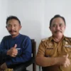 OPTIMIS: Kepala Desa Jatihurip, Tata bersama Ketua BPD Desa Jatihurip, S Hadi Hermawan seusai melaksanakan rap