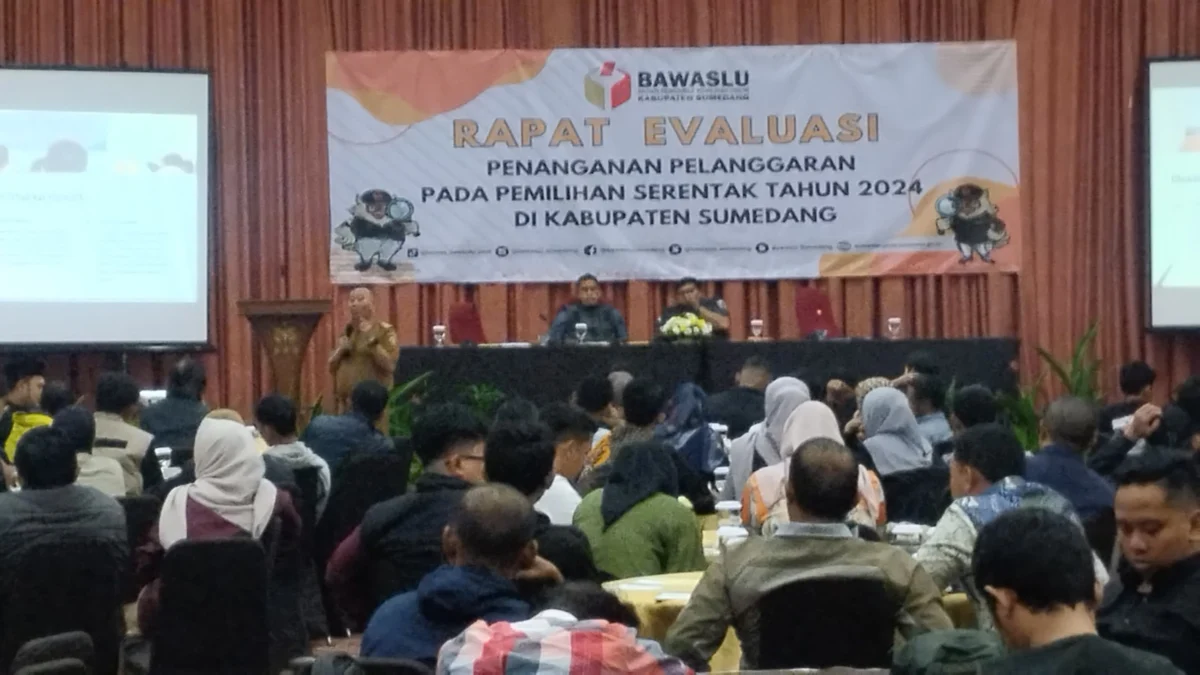 KHUSU: Para peserta rapat evaluasi penanganan pelanggaran pada Pemilihan serentak 2024 saat mengikuti rapat di