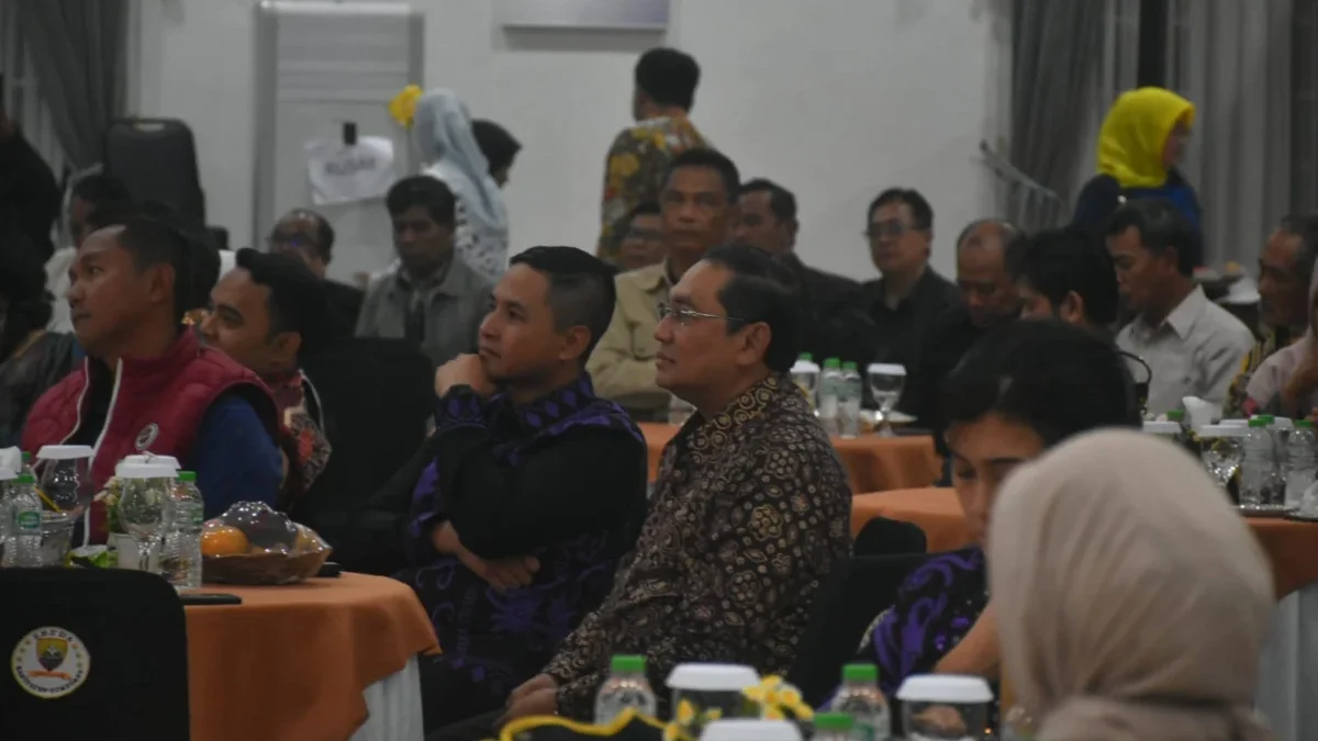 PERPISAHAN: Yudia Ramli saat acara malam keakraban menjelang berakhirnya masa jabatan sebagai Pj Bupati Sumeda