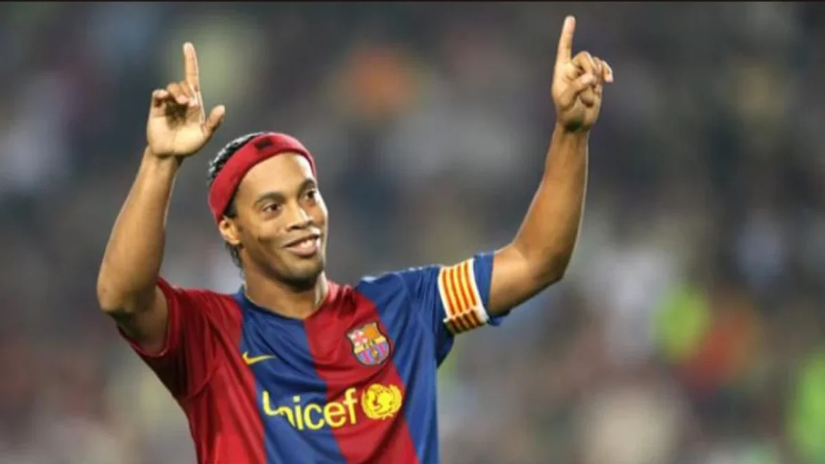 Legenda Kembali! Ronaldinho Tampil di Iklan Shopee, Netizen Nostalgia Gol Ikoniknya